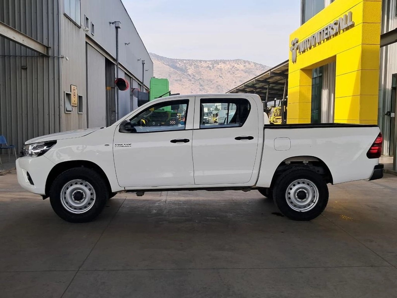 TOYOTA HILUX DX 2.4 4X2 2022 - Imagen 9 de 20