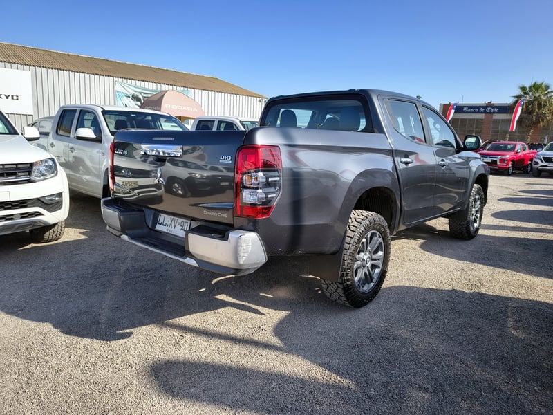 Mitsubishi L200 DAKAR 2.5 Diesel 4x4 T/A 2019 - Imagen 6 de 20