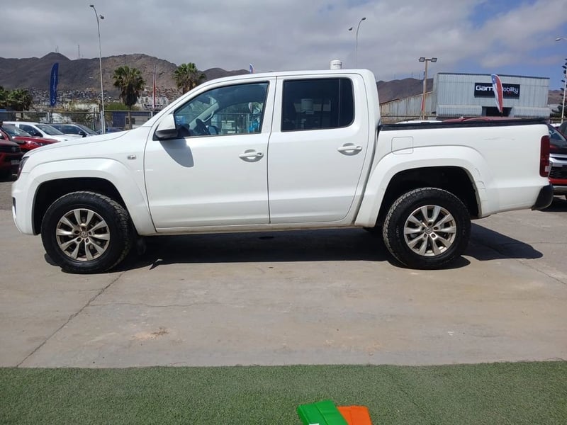 Volkswagen AMAROK 2.0 TRENDLINE 4X4 DIESEL MT 4P 2021 - Imagen 8 de 20