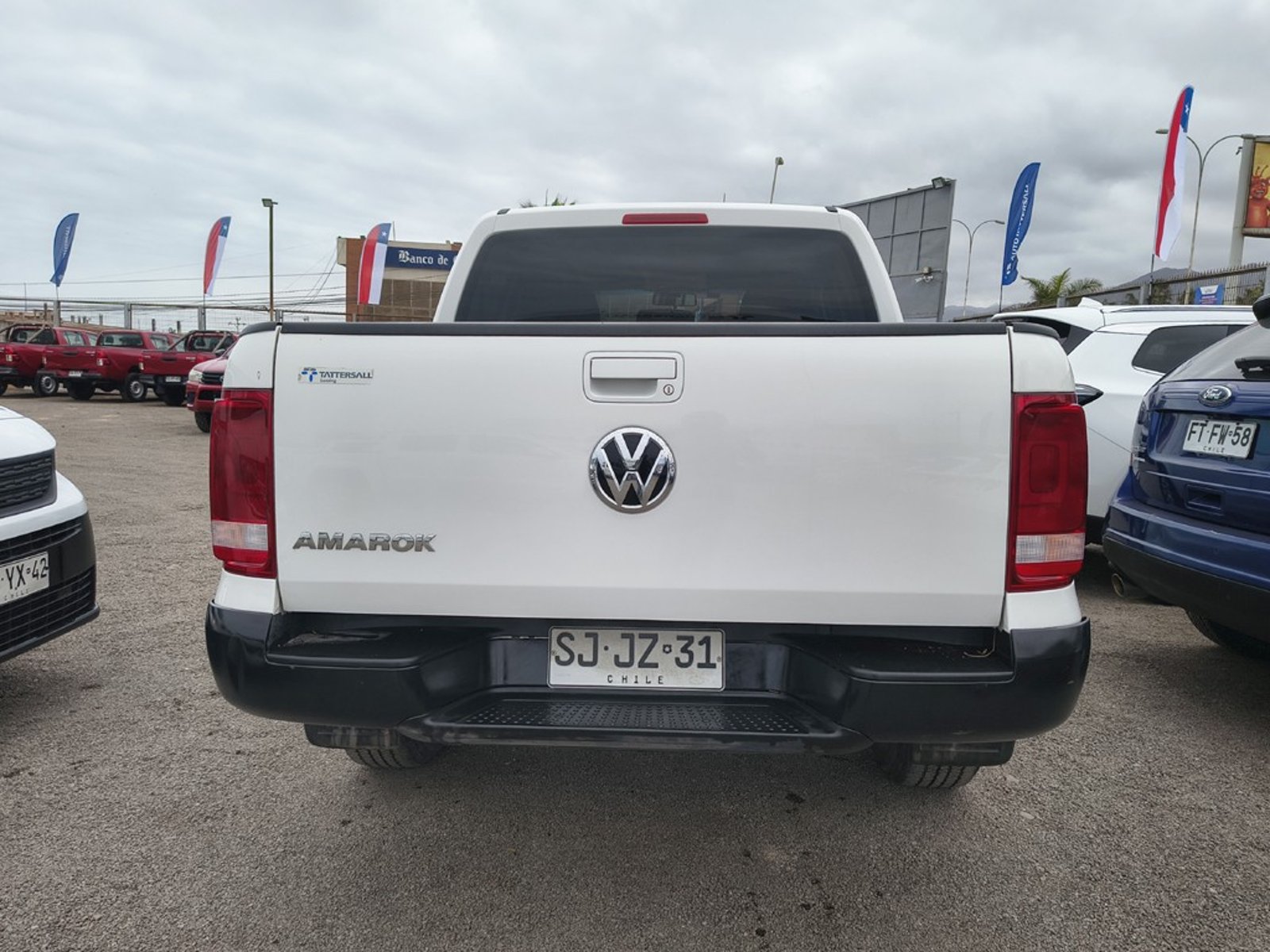 Volkswagen AMAROK 2.0 Diesel 4x2 T/M TRENDLINE 2023 - Foto 5 de 20