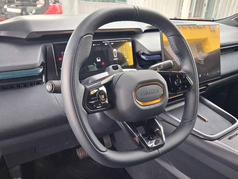 Lynk & Co 08 HALO 08 PHEV 1.5 AUT 4X2 2027 - Imagen 14 de 20