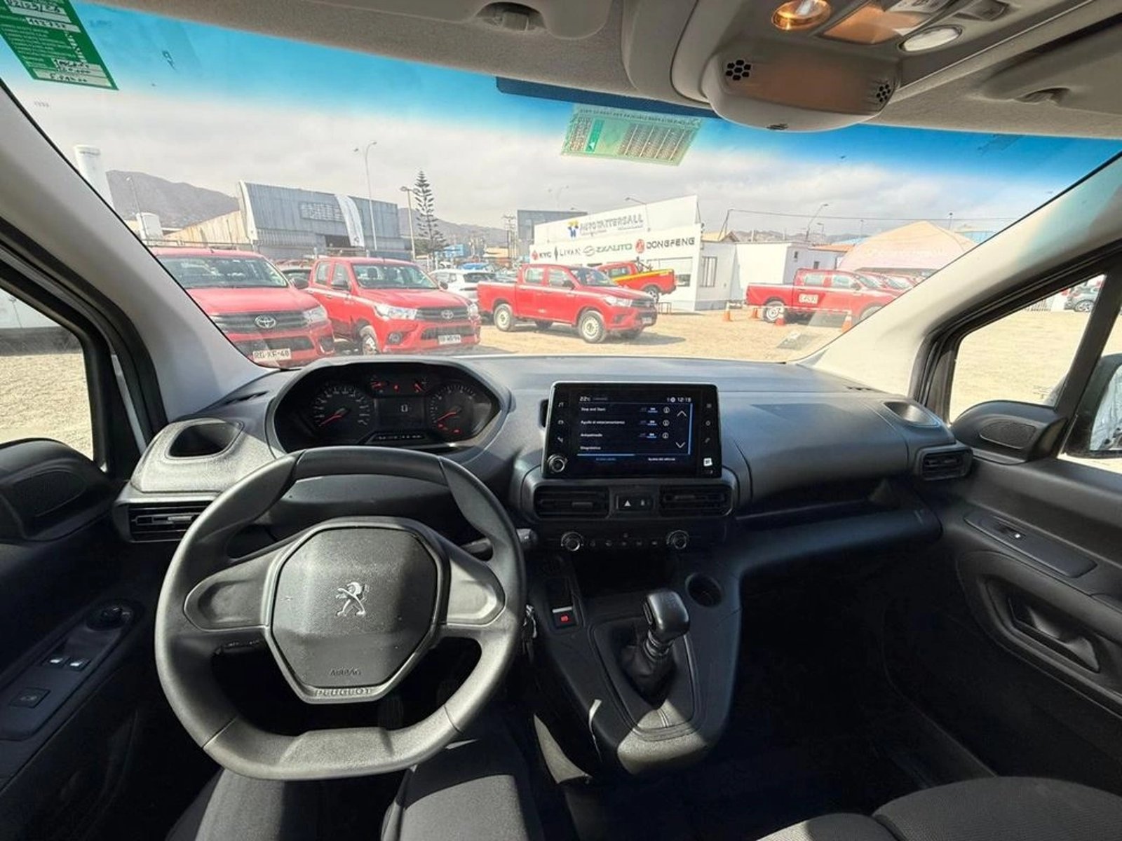 PEUGEOT PARTNER L1 1.5 Diesel 4X2 T/M 2024 - Imagen 15 de 17