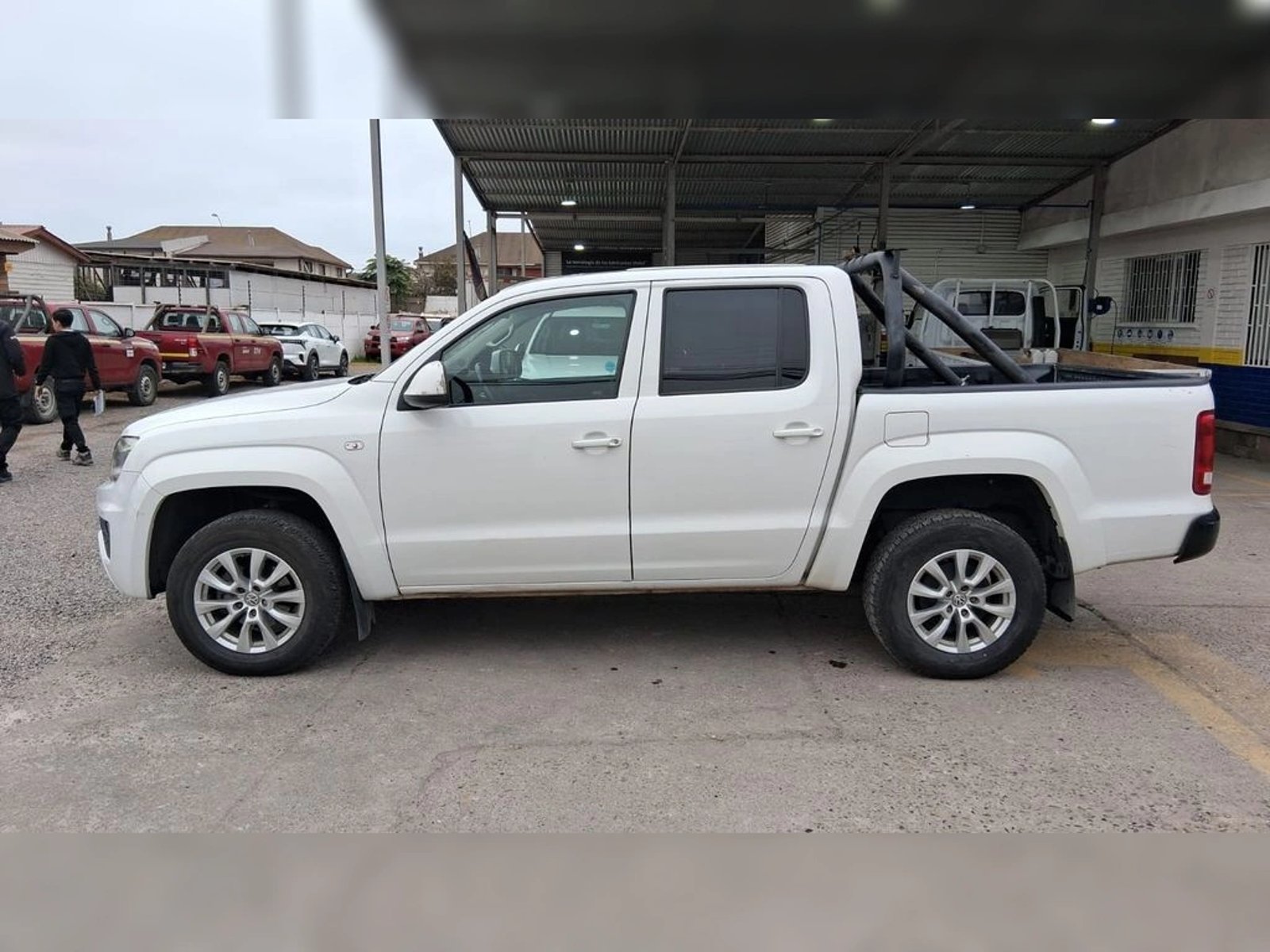 VOLKSWAGEN AMAROK 2.0 4MOTION MT 4X4 DIESEL 2023 - Imagen 8 de 19