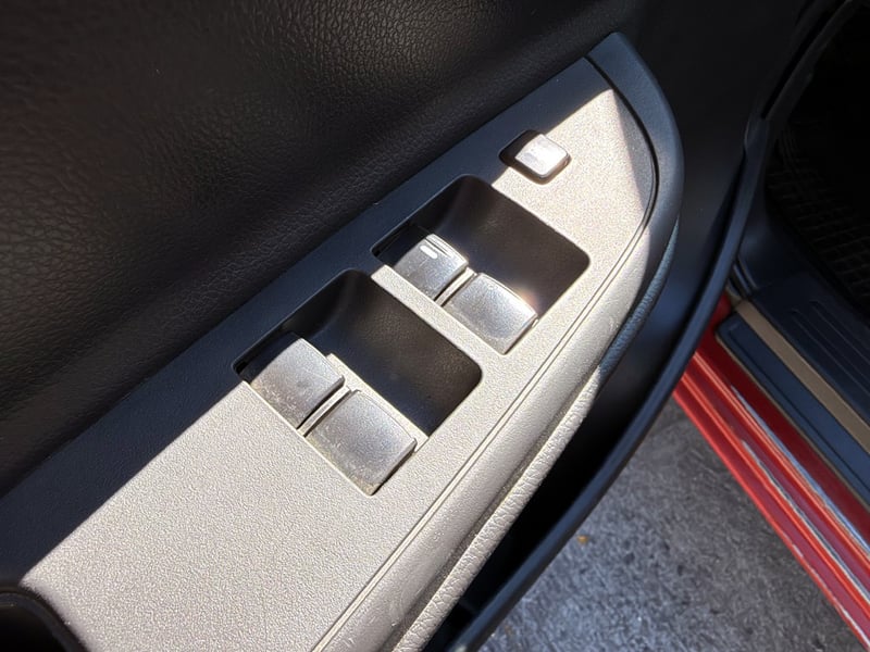 Mitsubishi L200 KATANA CR 2.4 4X2 2022 - Imagen 10 de 20