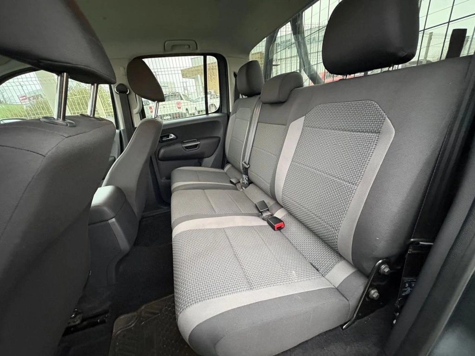 Volkswagen AMAROK TRENDLINE 4X2 MT 2023 - Imagen 11 de 12