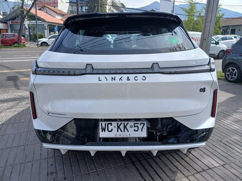 Lynk & Co 08 08 Pro 1.5T Hibrido 2027 - Imagen 6 de 16