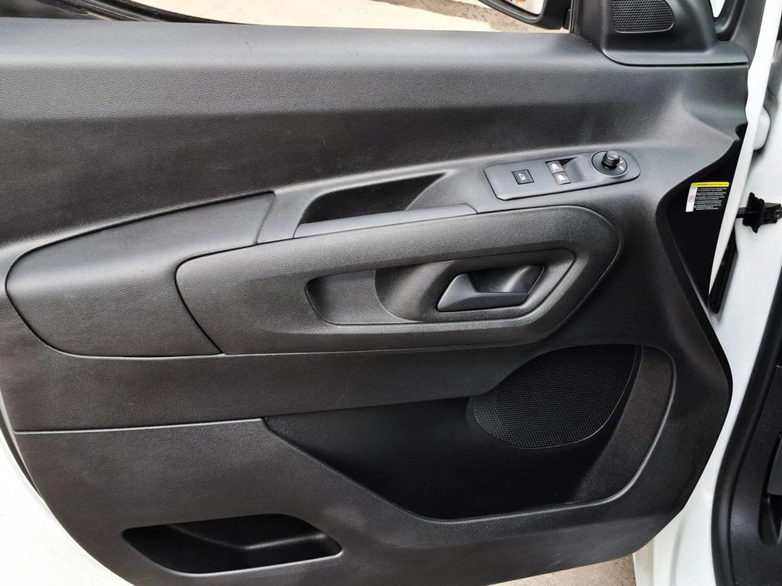 PEUGEOT PARTNER L1 1.5 HDI 2024 - Imagen 9 de 17