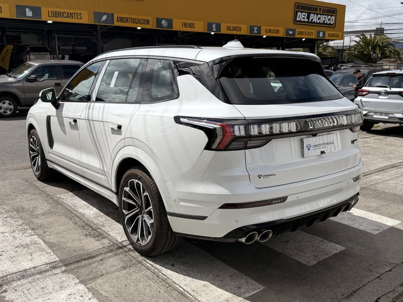 Lynk & Co 09 09 HALO Hibrido 4X4 T/A 2027 - Imagen 6 de 20