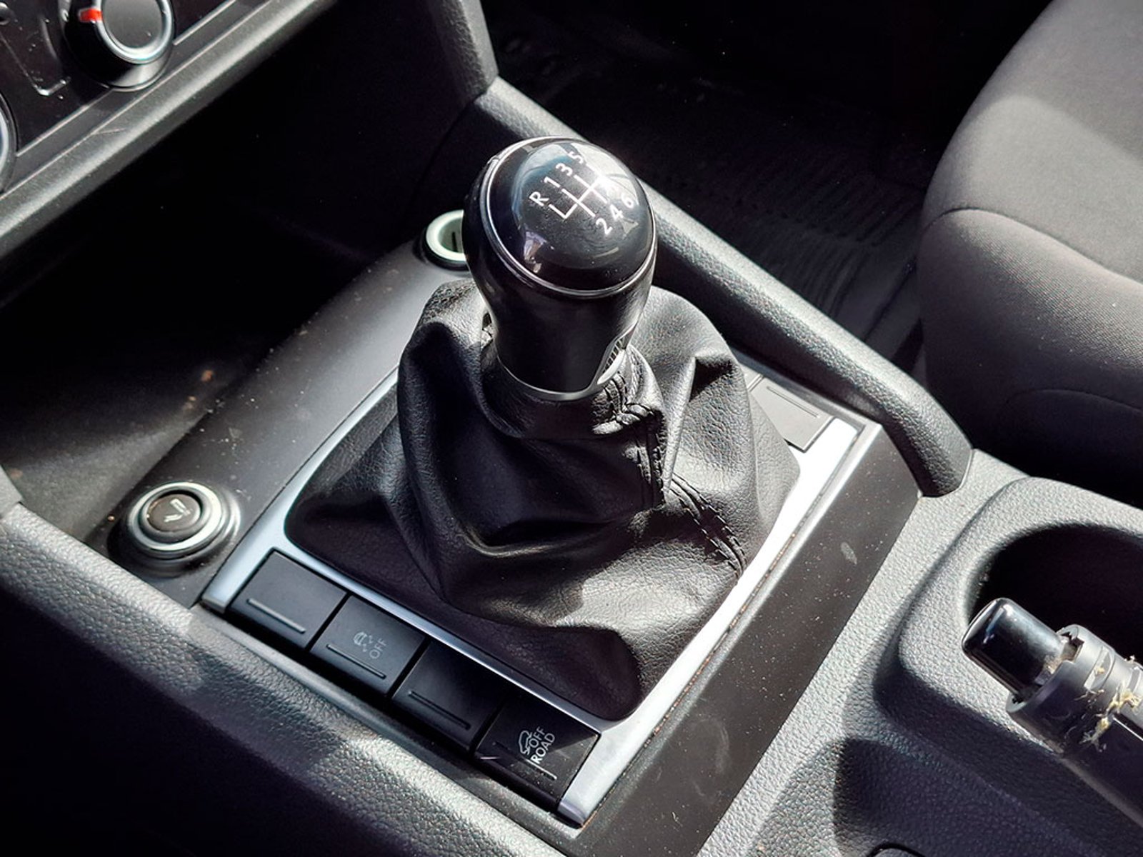 Volkswagen AMAROK 2.0 Confortline 4X2 MT 2023 - Imagen 16 de 20