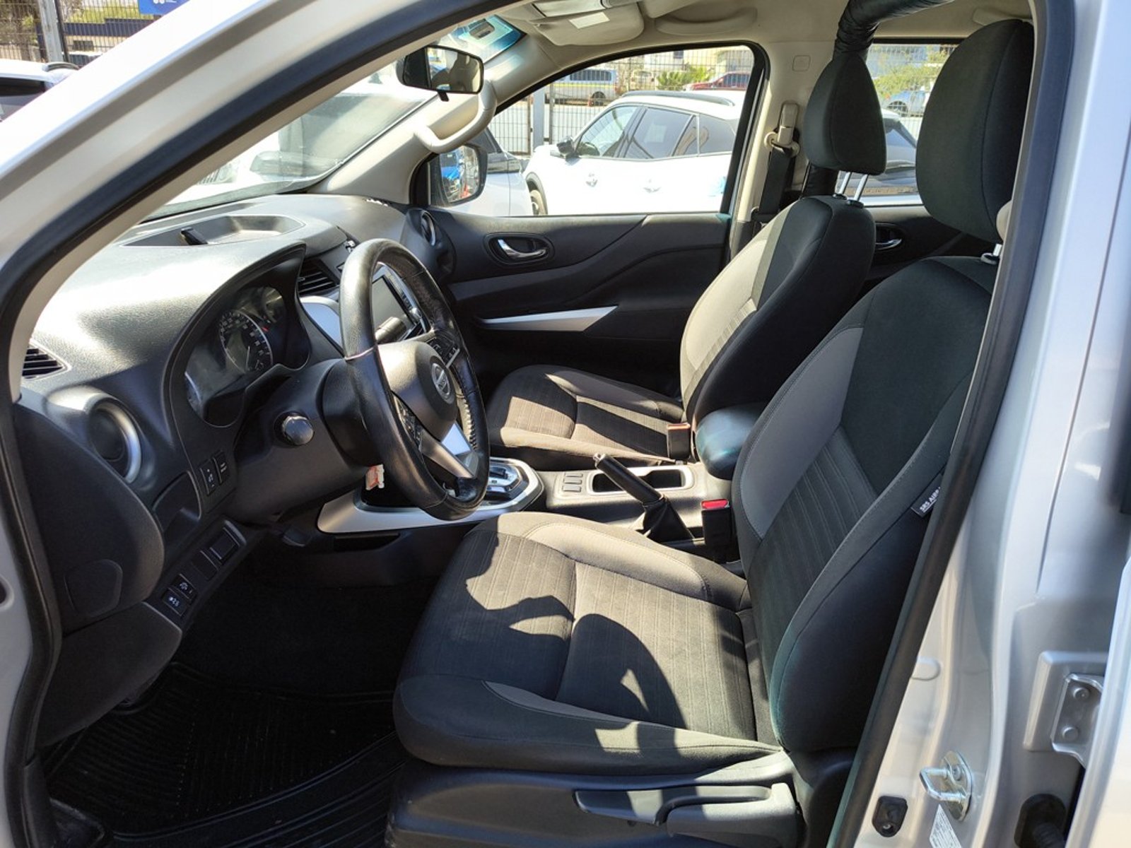 NISSAN NAVARA 2.3 Diesel 4x4 T/A 2023 - Imagen 9 de 18