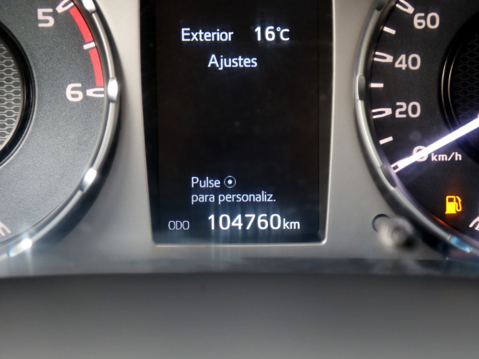TOYOTA HILUX DX 2.4 4x2 MT 2022 - Imagen 20 de 20
