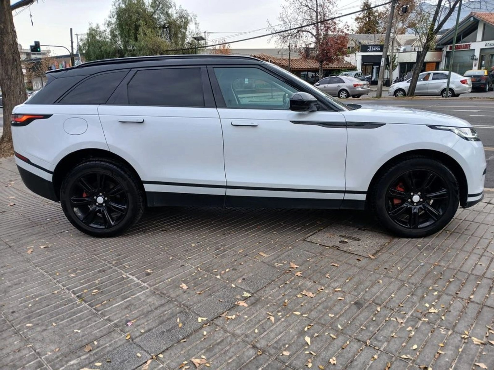 Land Rover RANGE ROVER VELAR Range Rover Velar P 250 S 2019 - Foto 4 de 19