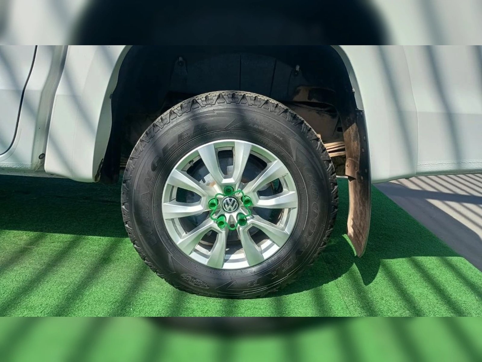 VOLKSWAGEN AMAROK 2.0 TRENDLINE DIESEL 4MOTION 4X4 DOB. CAB. MT 4P 2023 - Imagen 8 de 14