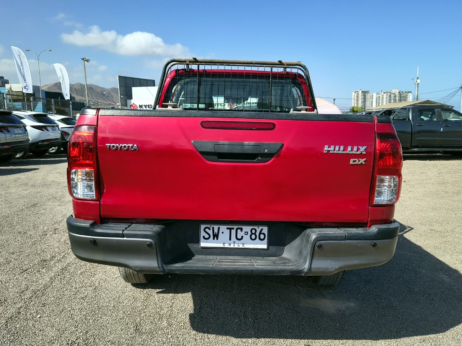 TOYOTA HILUX 2.4 DX 4X2 DIESEL MT 2023 - Imagen 6 de 18