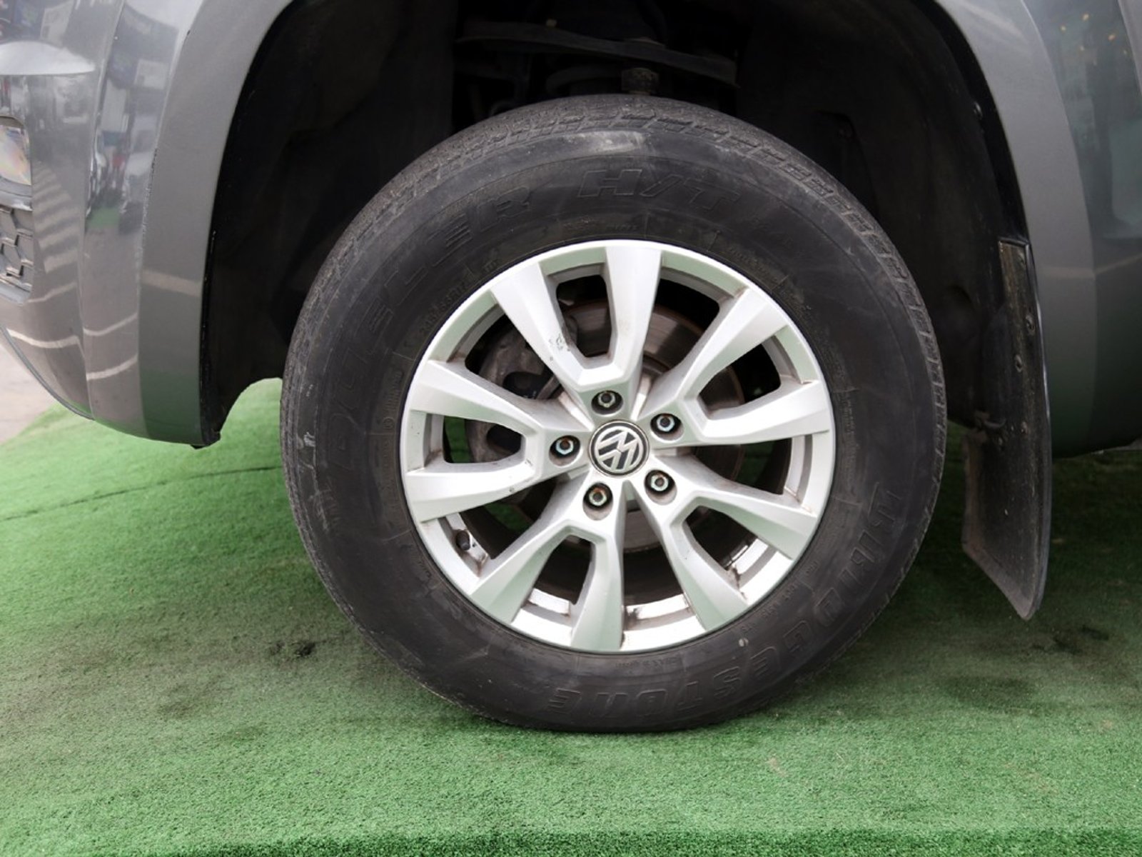 Volkswagen AMAROK TRENDLINE 4X2 2.0 MT 2023 - Imagen 10 de 20