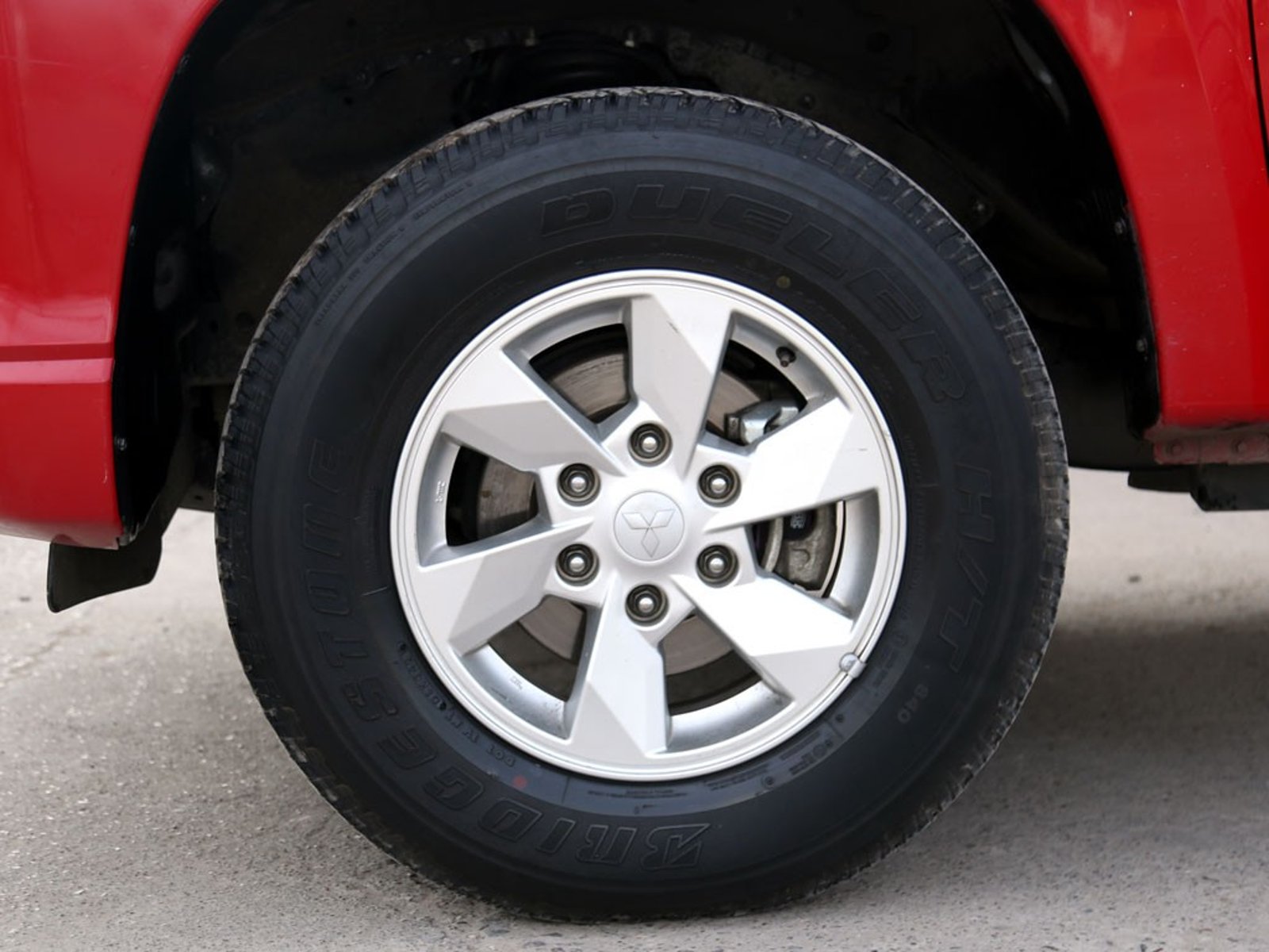 Mitsubishi L200 2.4 KATANA CR MT 4X2 DIESEL 2022 - Imagen 20 de 20