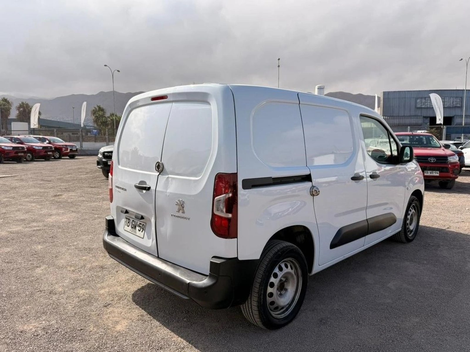 PEUGEOT PARTNER L1 1.5 Diesel 4X2 T/M 2024 - Foto 5 de 17