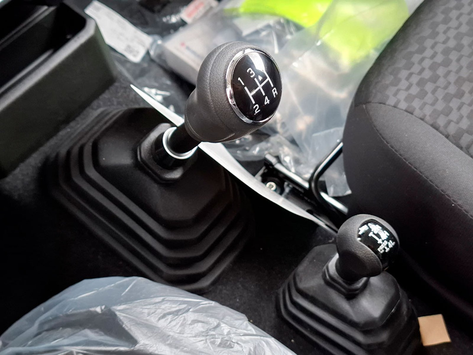 Suzuki JIMNY GL WINCHE MT 4X4 2026 - Imagen 17 de 20