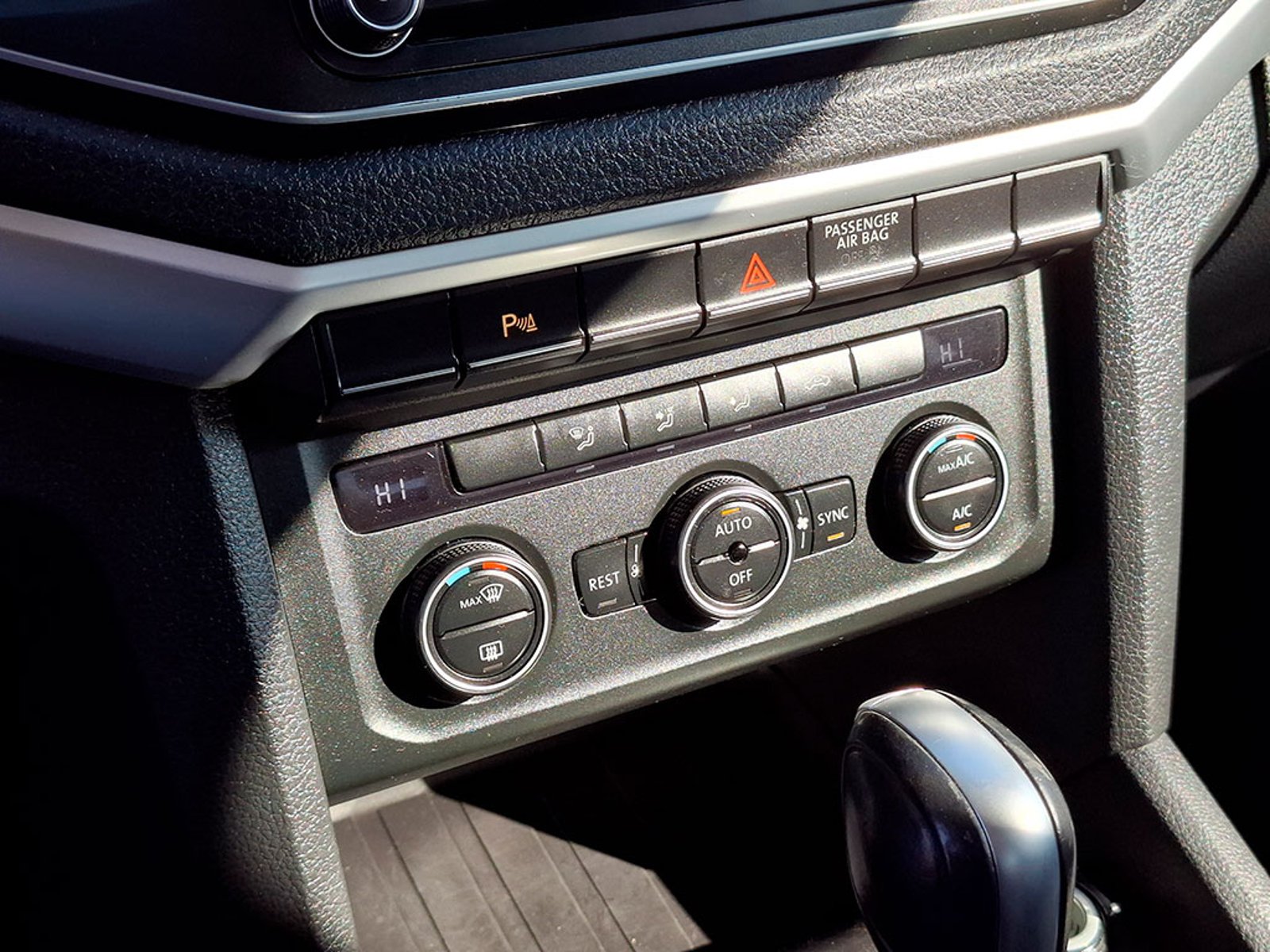 Volkswagen AMAROK 2.0 HIGHLINE 4MOTION 2023 - Imagen 16 de 20