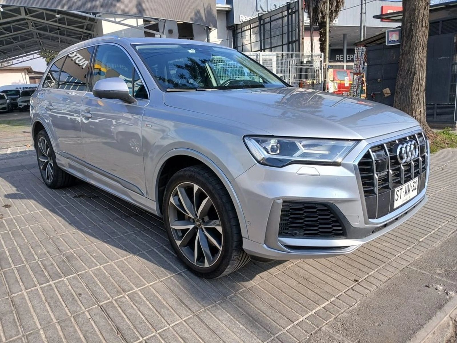 Audi Q7 Q7 55 TFSI Sport 2023 - Foto 3 de 20