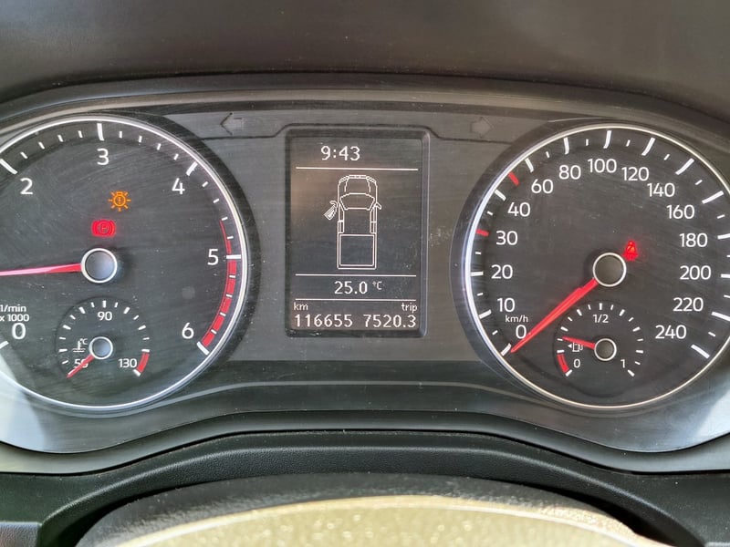 Volkswagen AMAROK 2.0 Diesel 4x2 T/M 2023 - Imagen 11 de 20