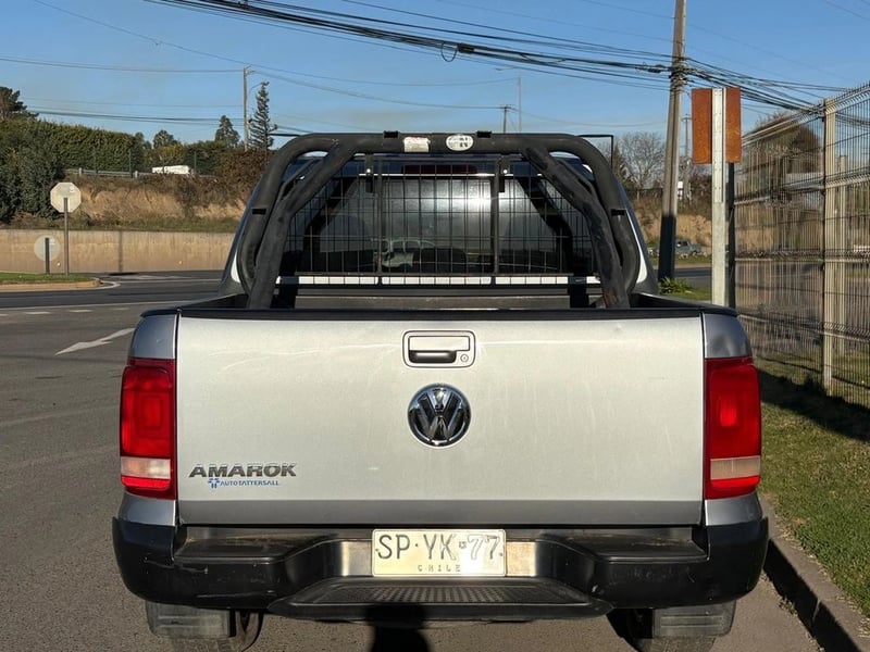 Volkswagen AMAROK TRENDLINE 4X2 MT 2023 - Imagen 6 de 12