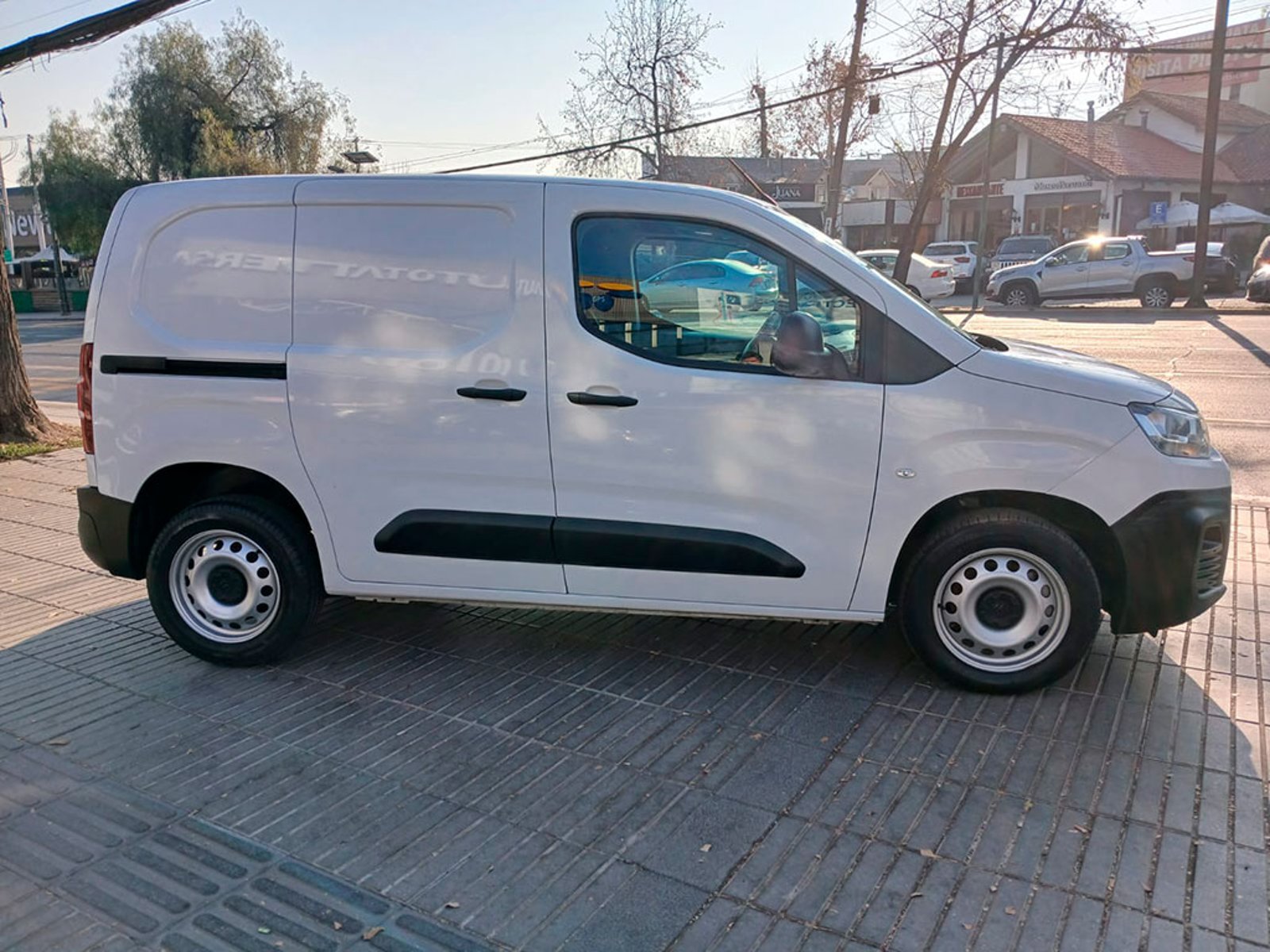 Citroën BERLINGO 1.5 2024 - Imagen 7 de 12