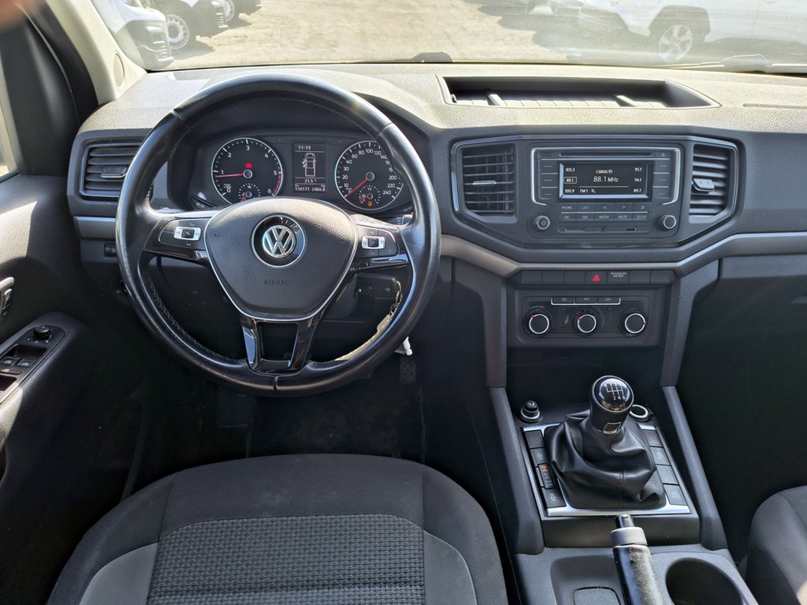 Volkswagen AMAROK AMAROK 2.0 Diesel 4x4 T/M 2023 - Imagen 19 de 20