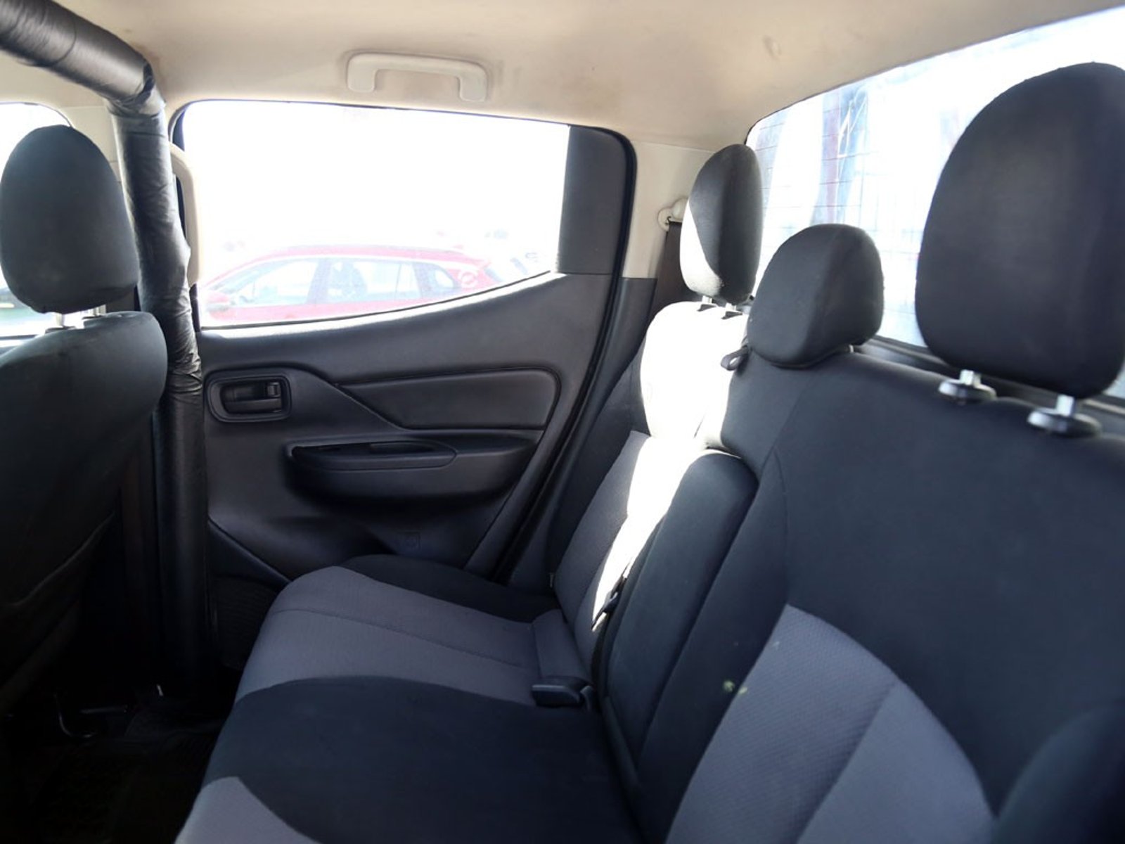 Mitsubishi L200 KATANA 2.4 4x4 MT 2023 - Imagen 20 de 20