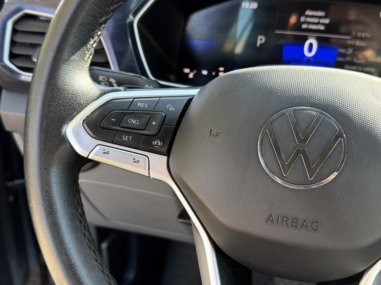 Volkswagen T-CROSS 1.0 TSI COMFORTLINE AT 2024 - Imagen 12 de 20