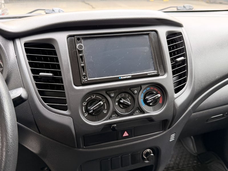 Mitsubishi L200 KATANA CRT 2023 - Imagen 19 de 20