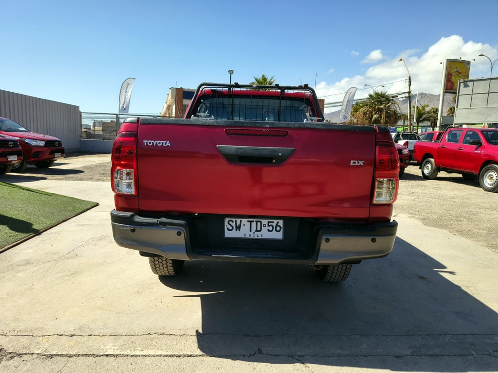 TOYOTA HILUX 2.4 DX 4X2 DIESEL MT 2023 - Imagen 6 de 19