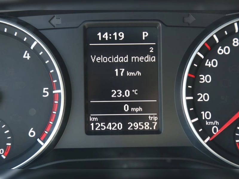 Volkswagen AMAROK 2.0 COMFORTLINE DIESEL 4MOTION 4X4 DOB. CAB. AT 4P 2023 - Imagen 20 de 20