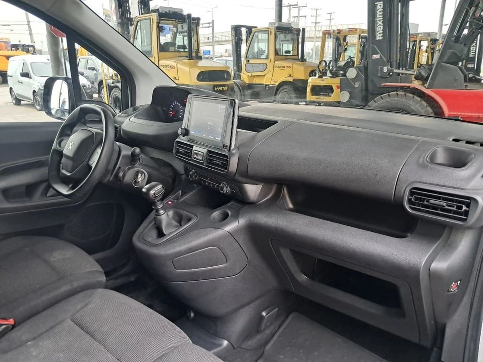 Peugeot PARTNER L1 1.5 HDI 4X2 MT 2024 - Imagen 15 de 19