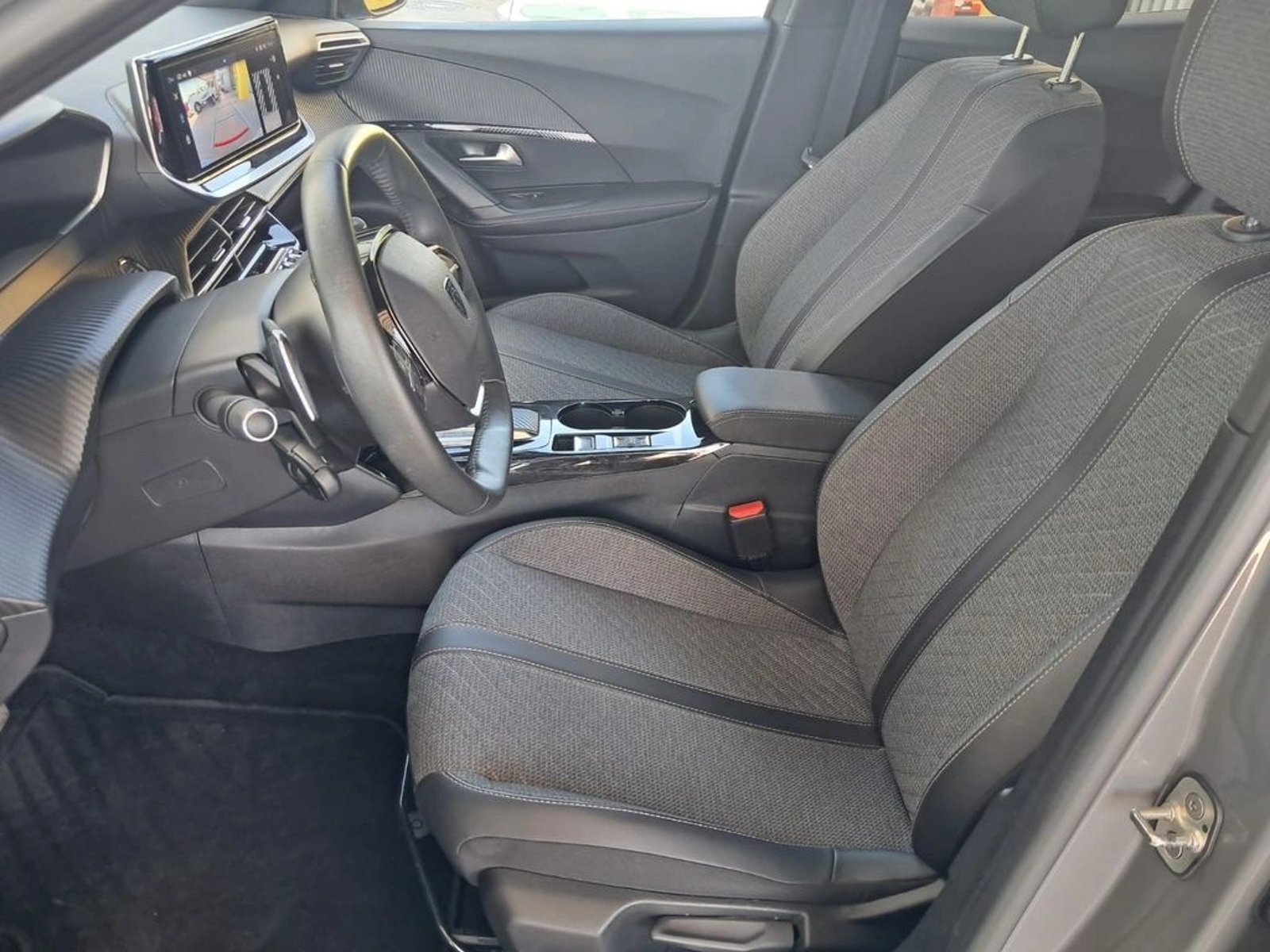 PEUGEOT 2008 ALLURE 1.5 BLUEHDI 2025 - Imagen 10 de 20