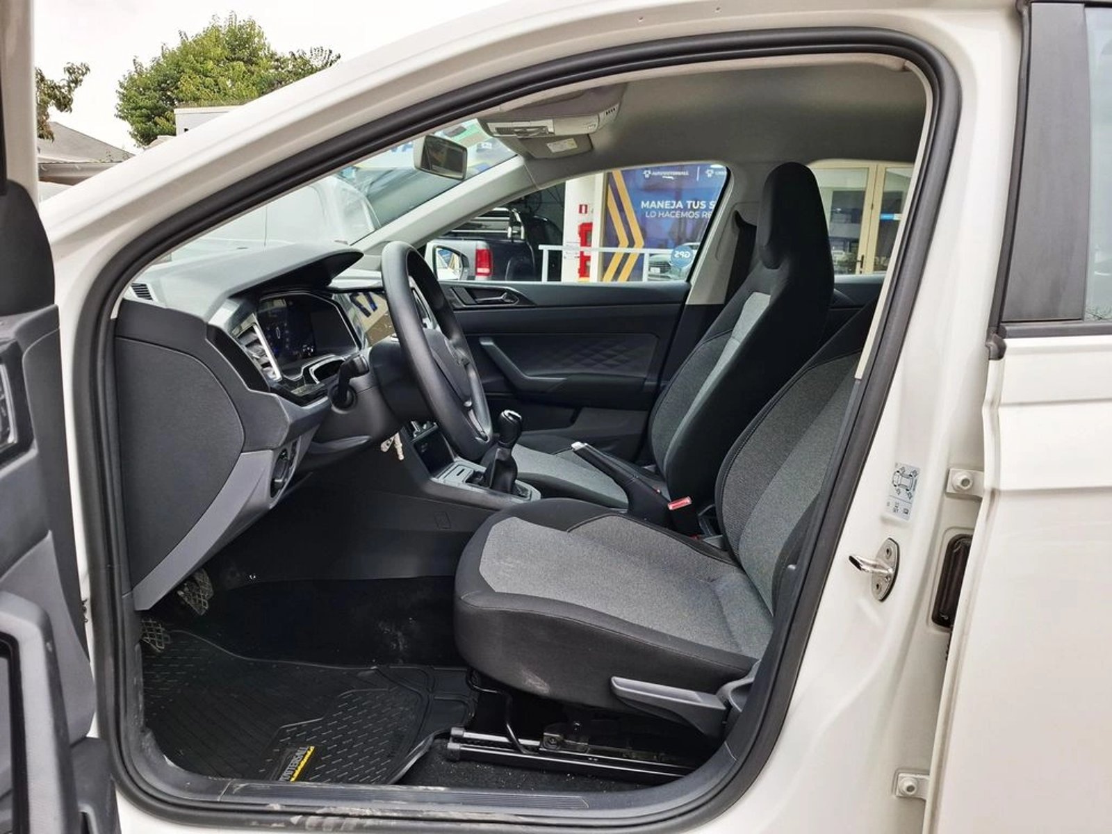 VOLKSWAGEN POLO 1.6 2025 - Imagen 14 de 20