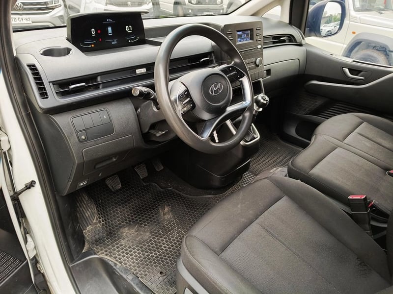 Hyundai STARIA 2.2 FURGÓN 2023 - Imagen 17 de 20