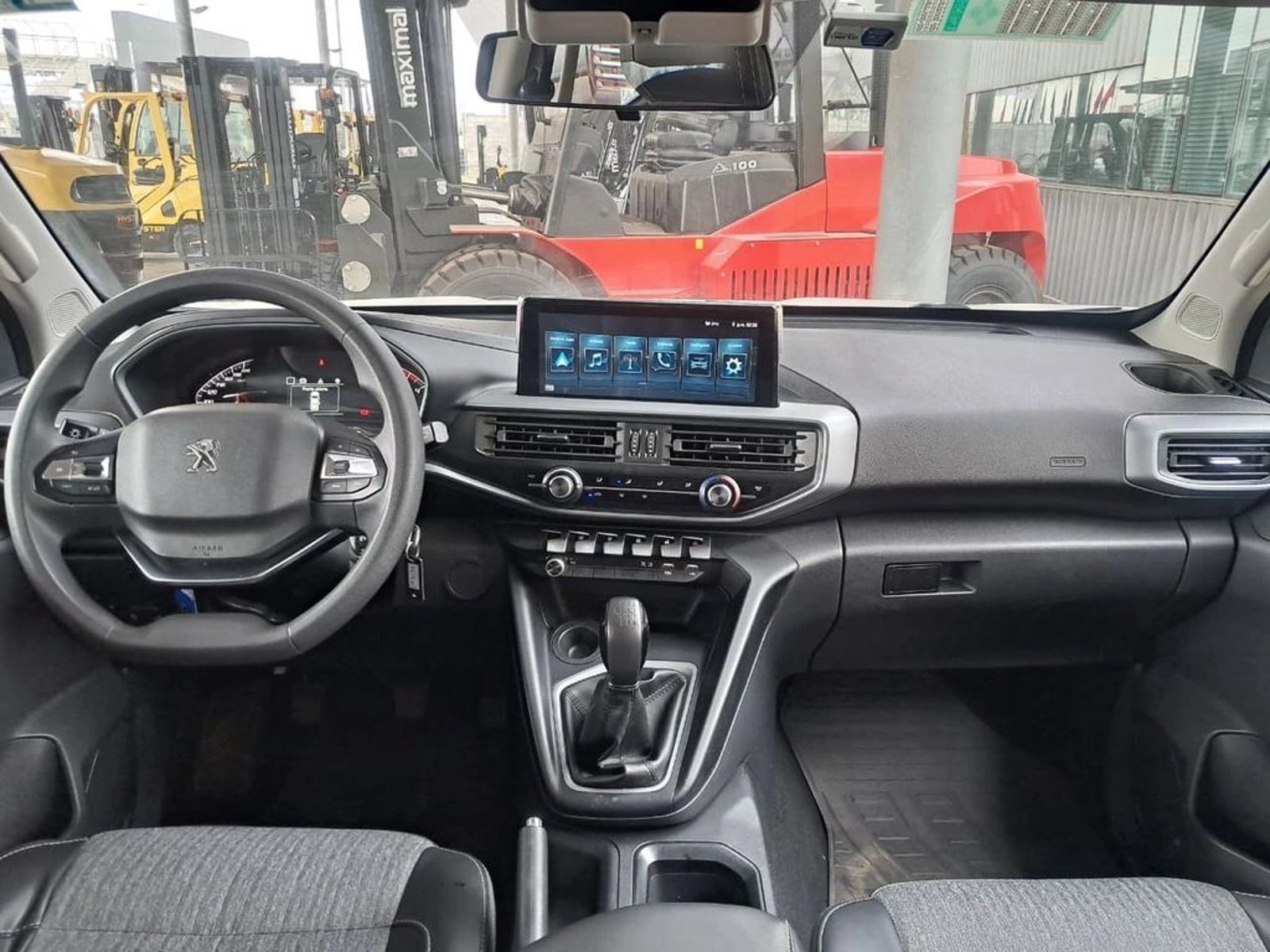 Peugeot LANDTREK ACTIVE 4X2 MT 1.9 2023 - Imagen 18 de 20