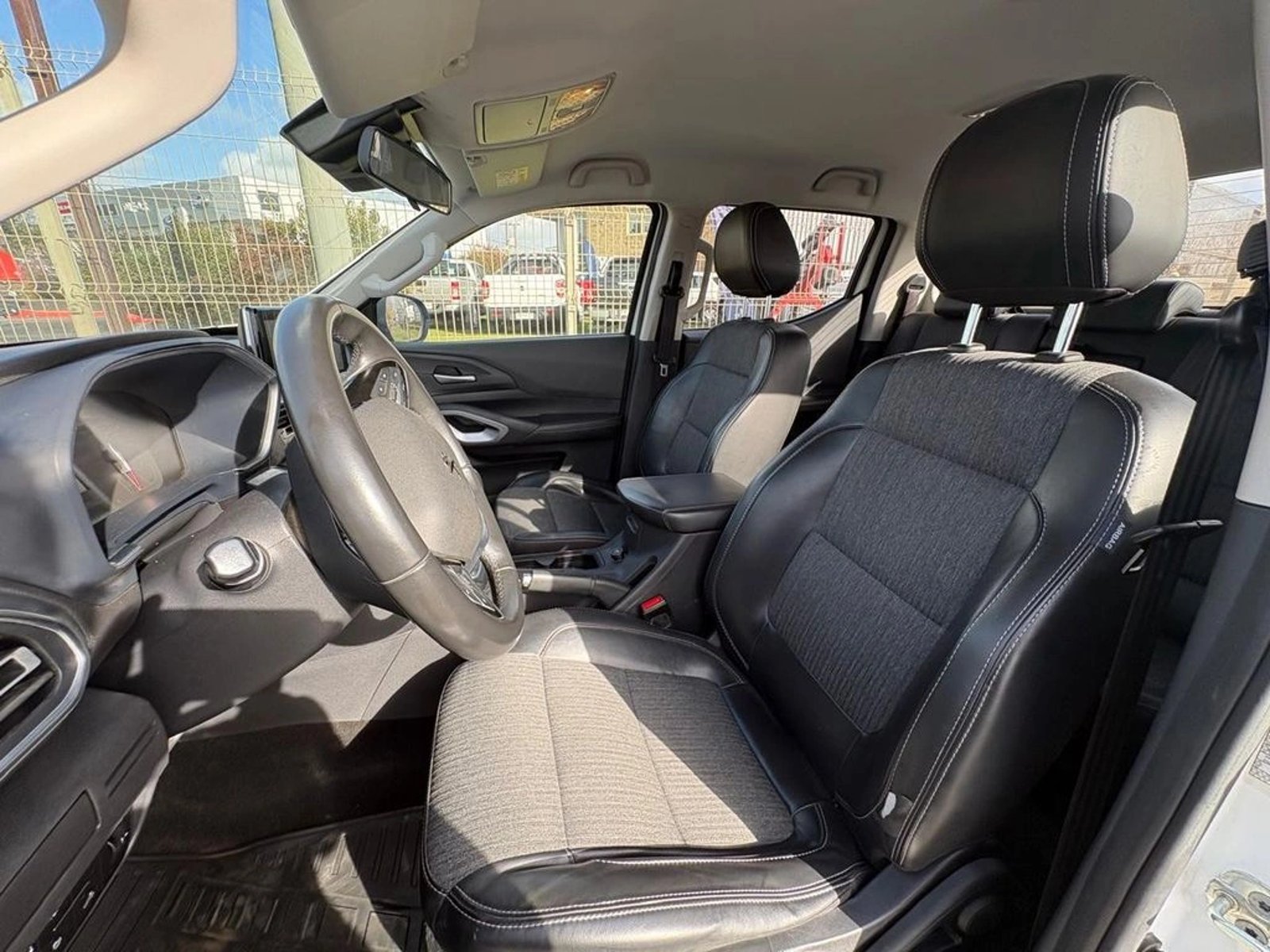 PEUGEOT LANDTREK 1.9 4X4 MT 2023 - Imagen 8 de 12