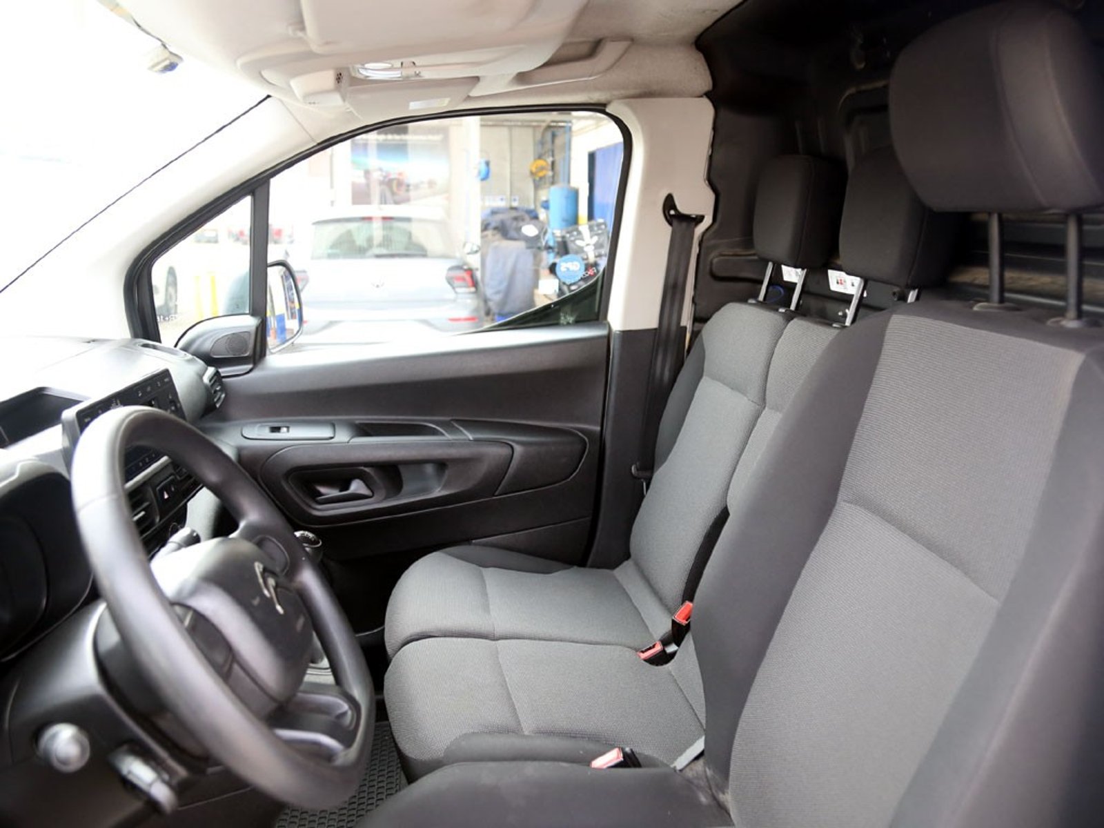 CITROEN BERLINGO 1.6 M HDI 92 MT DIESEL 2022 - Imagen 16 de 19