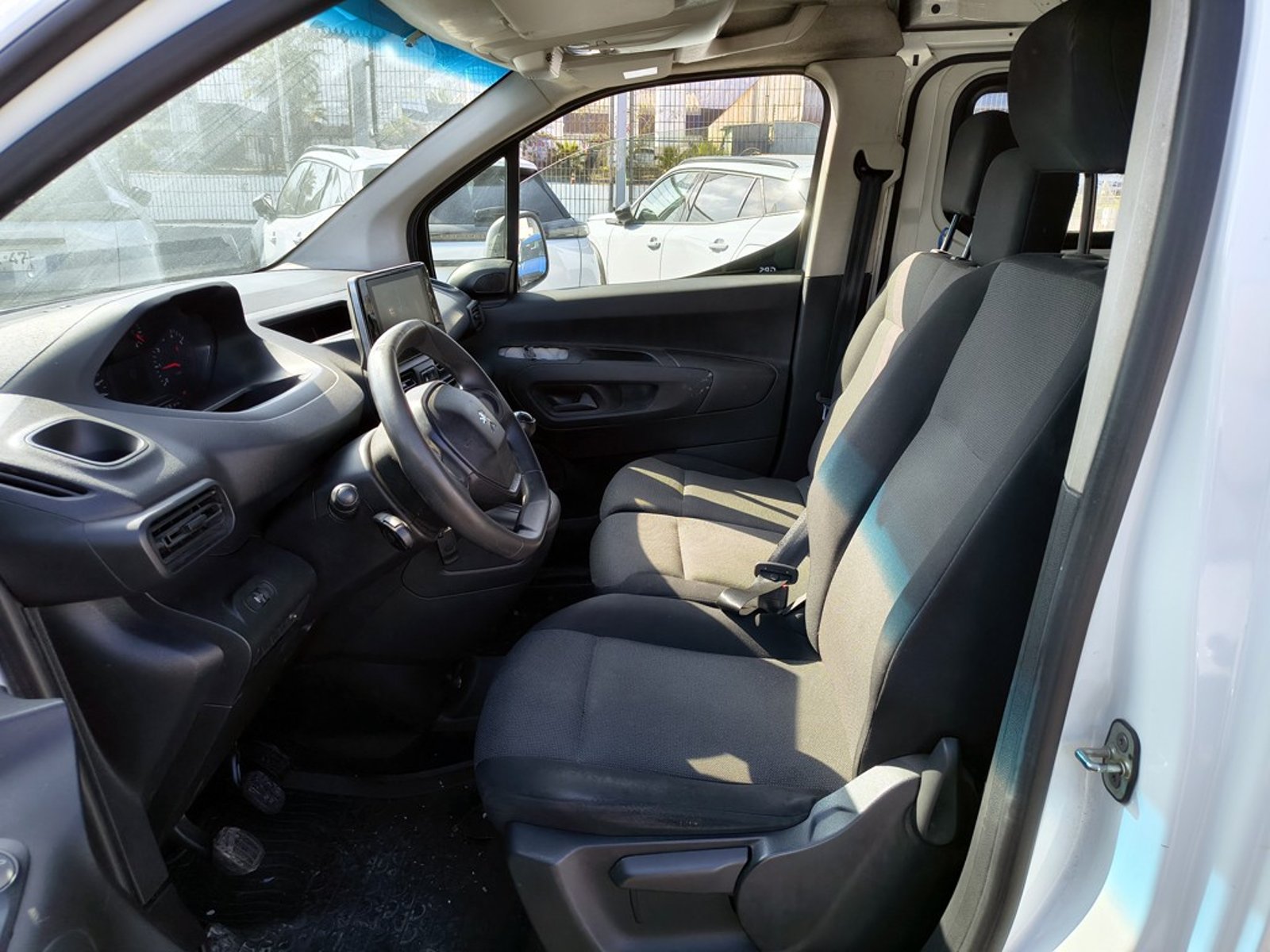 PEUGEOT PARTNER PARTNER L1 1.6 Diesel 4x2 T/M 2022 - Imagen 9 de 15