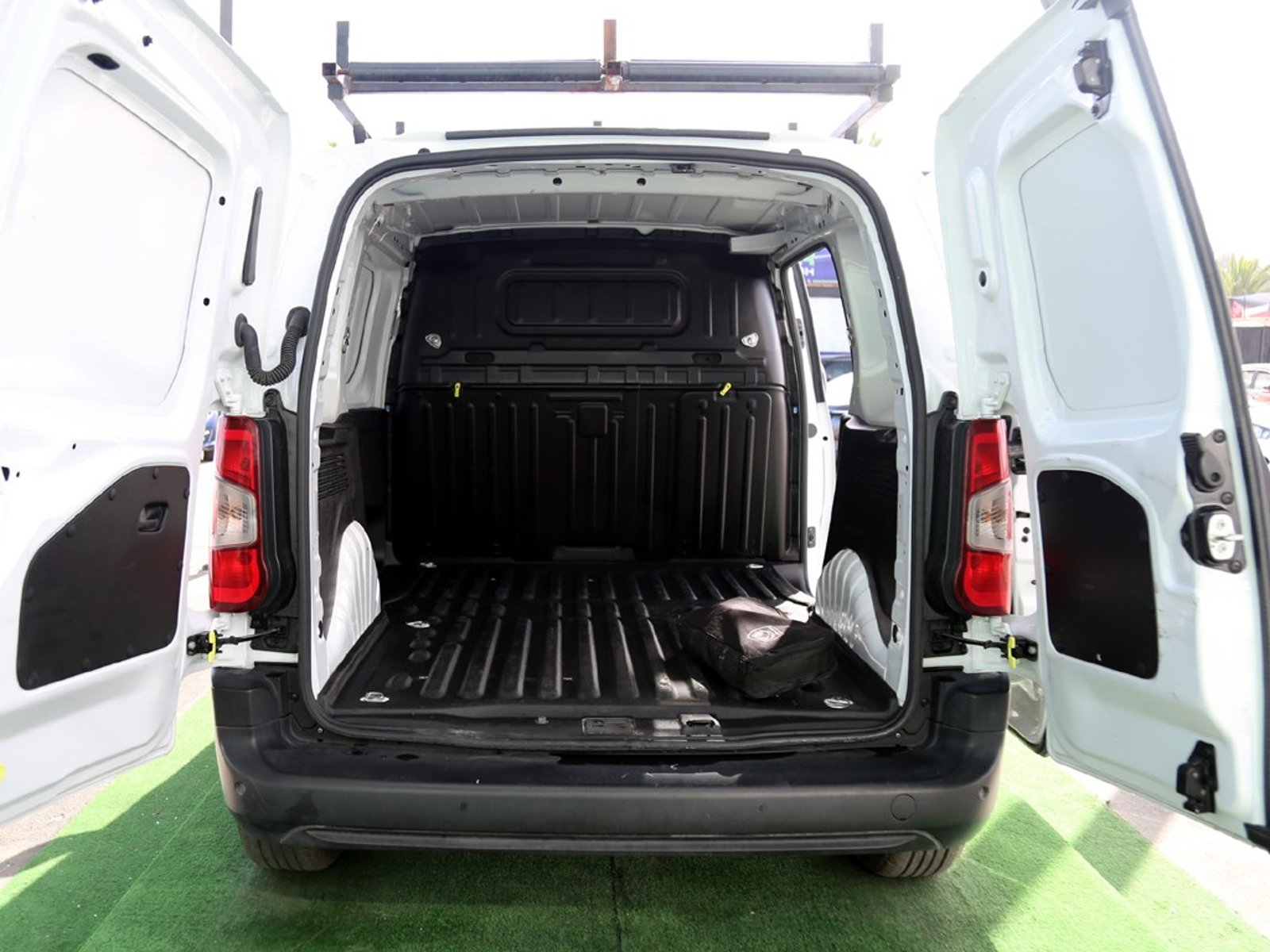 Peugeot PARTNER 1.5 L1 HDI 2023 - Imagen 8 de 20