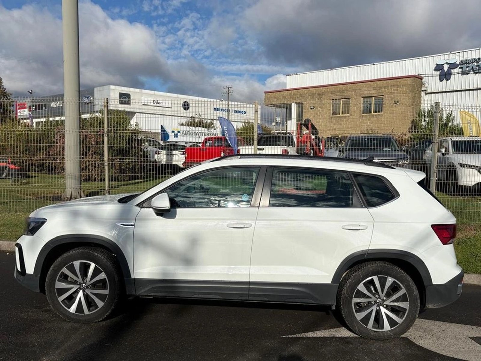 VOLKSWAGEN TAOS TSI 1.4 AT 2025 - Imagen 4 de 13
