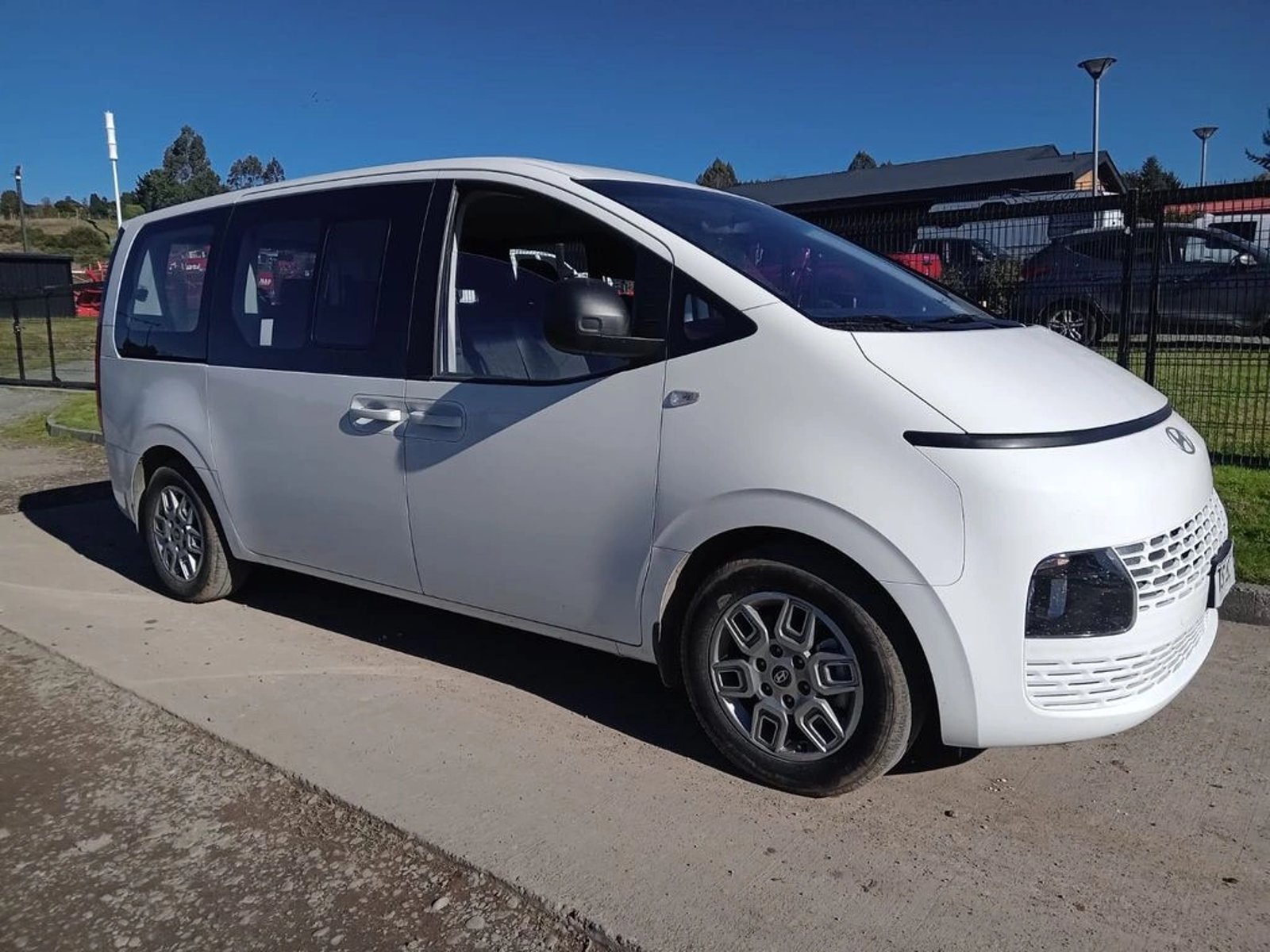 HYUNDAI STARIA STARIA 2.2 D 2025 - Imagen 3 de 3