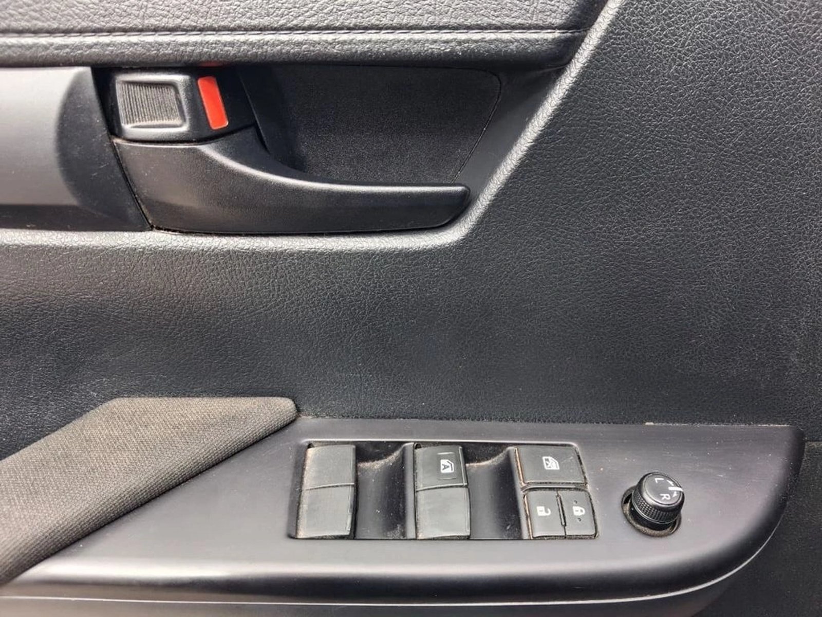 TOYOTA HILUX HILUX TSS 2.4 Diesel 4X2 T/M 2021 - Imagen 15 de 15
