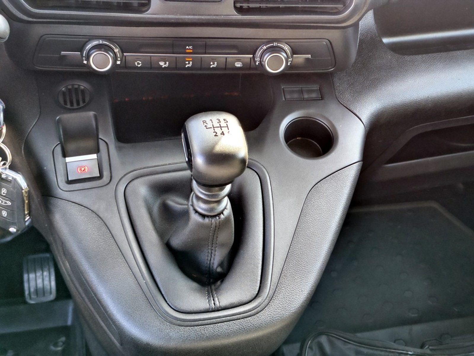 Peugeot PARTNER L1 1.5 HDI 2024 - Imagen 14 de 16