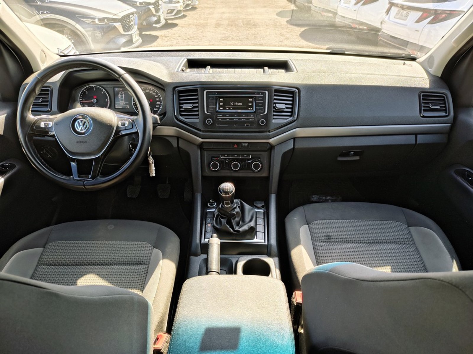 VOLKSWAGEN AMAROK 2.0 TRENDLINE 4X4 2023 - Imagen 17 de 20