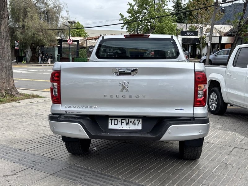 Peugeot LANDTREK LANDTREK BLUEHDI 180 4X4 AT 2024 - Imagen 11 de 20