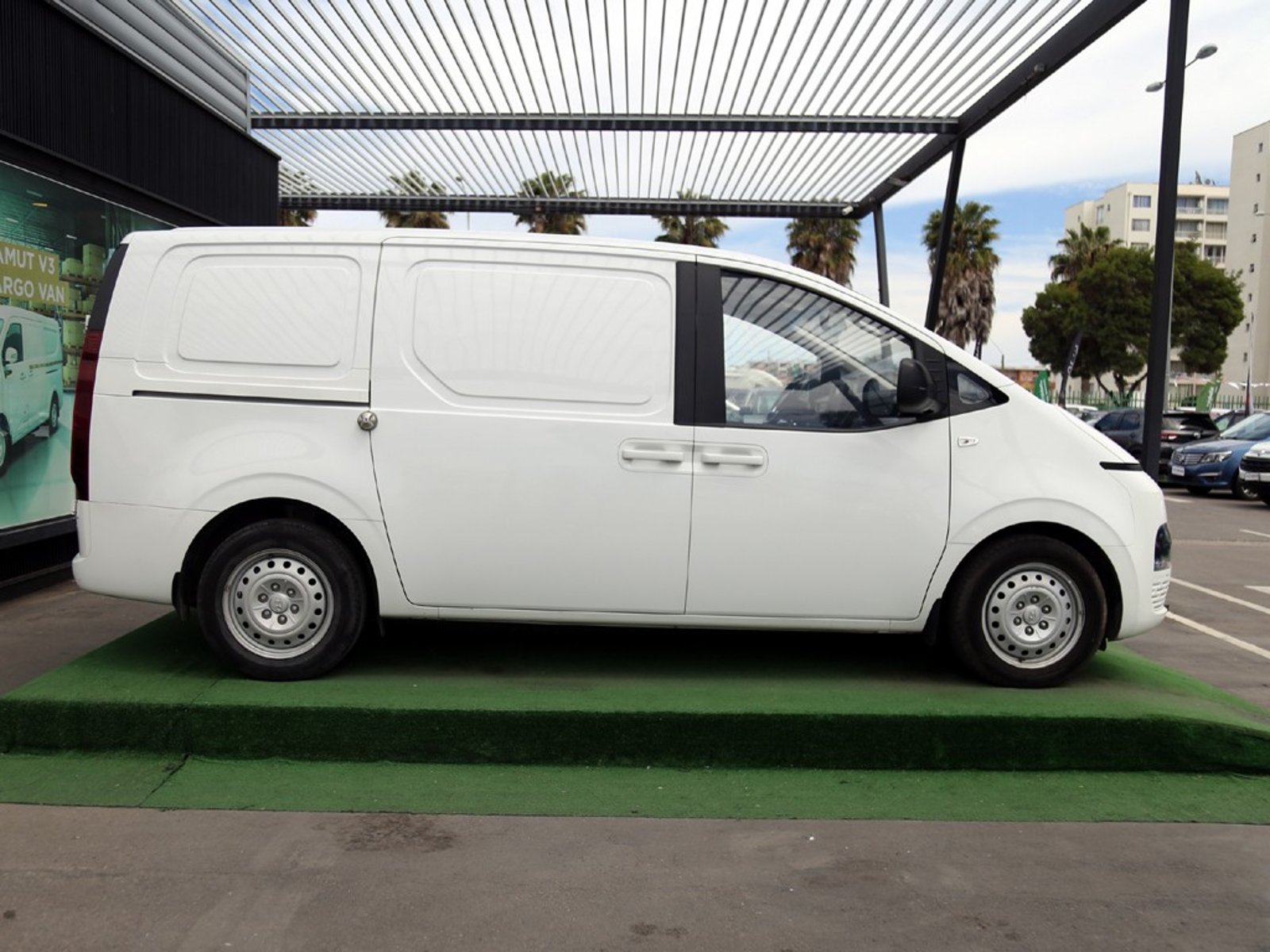 Hyundai STARIA 2.2 6MT CRI 2023 - Foto 4 de 20