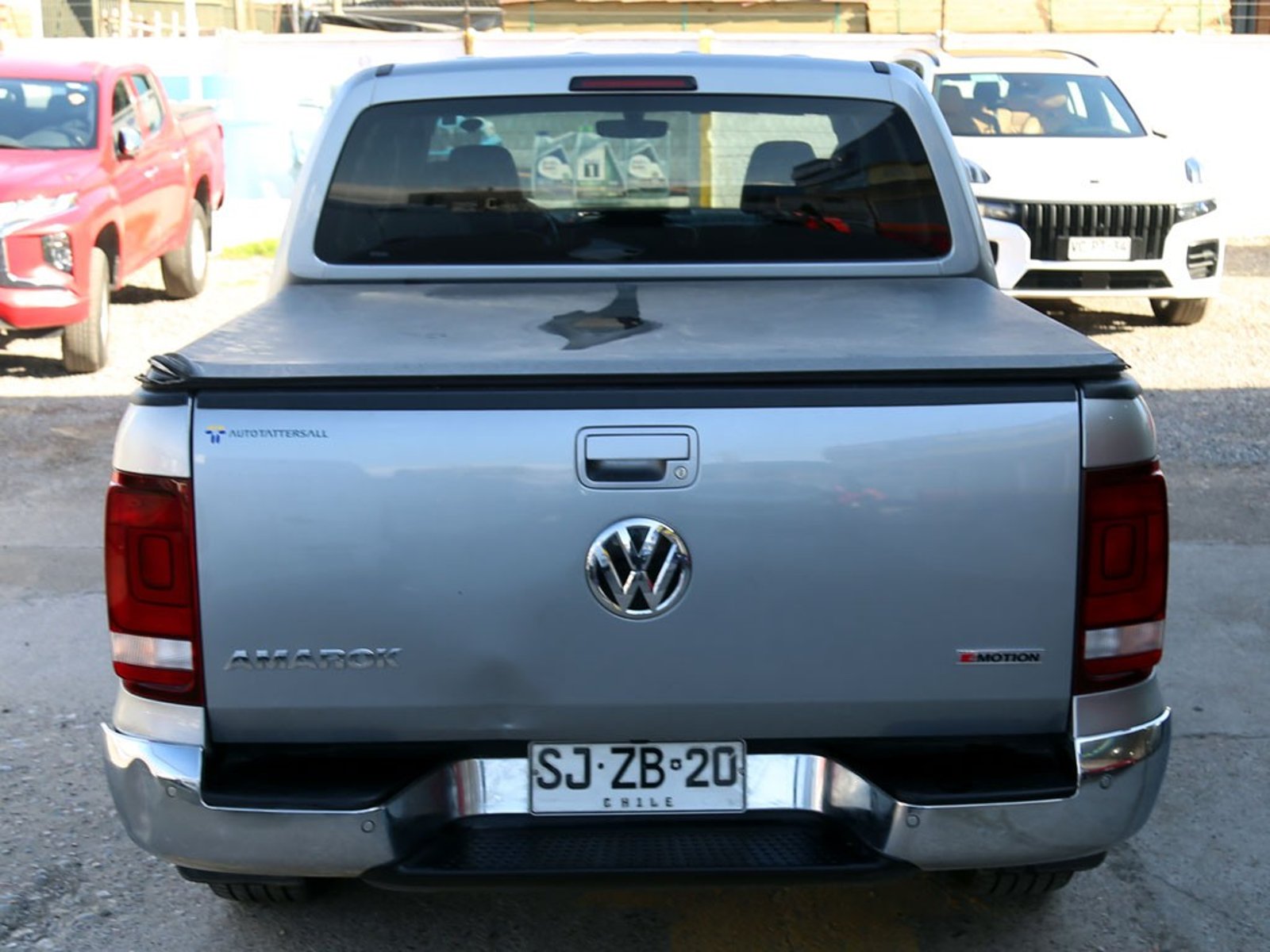 Volkswagen AMAROK 2.0 HIGHLINE DIESEL 4X4 DOB. CAB. AT 4P 2023 - Imagen 9 de 20